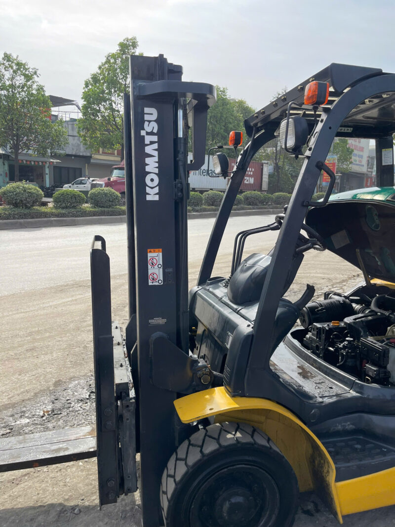 Xe Nâng Dầu Komatsu 2,5 Tấn