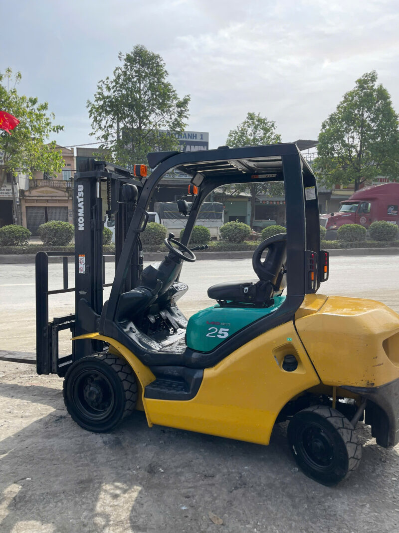 Xe Nâng Dầu Komatsu 2,5 Tấn