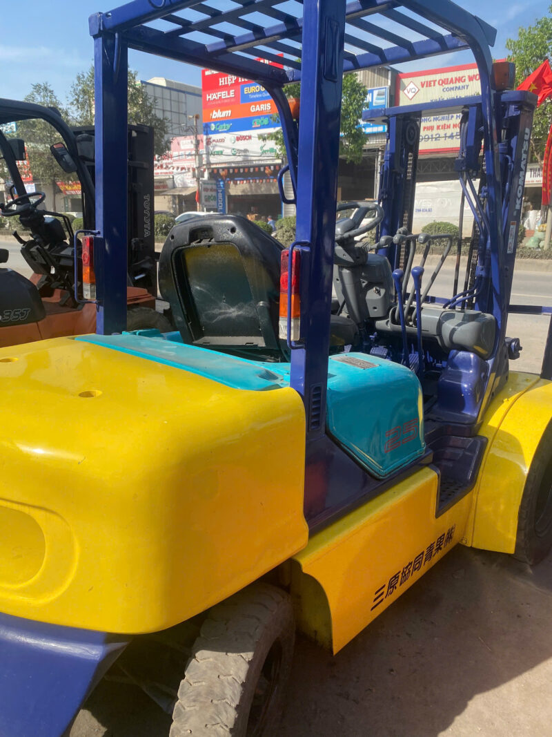 Xe Nâng Dầu Komatsu 2,5 Tấn