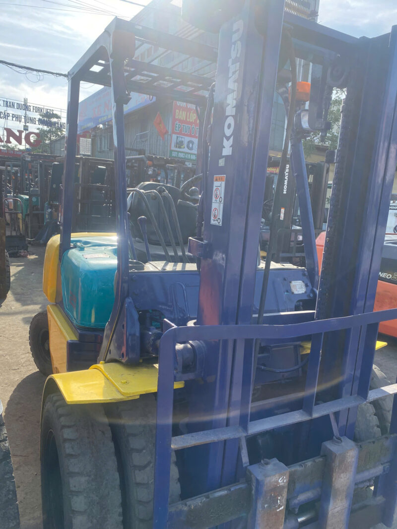 Xe Nâng Dầu Komatsu 2,5 Tấn