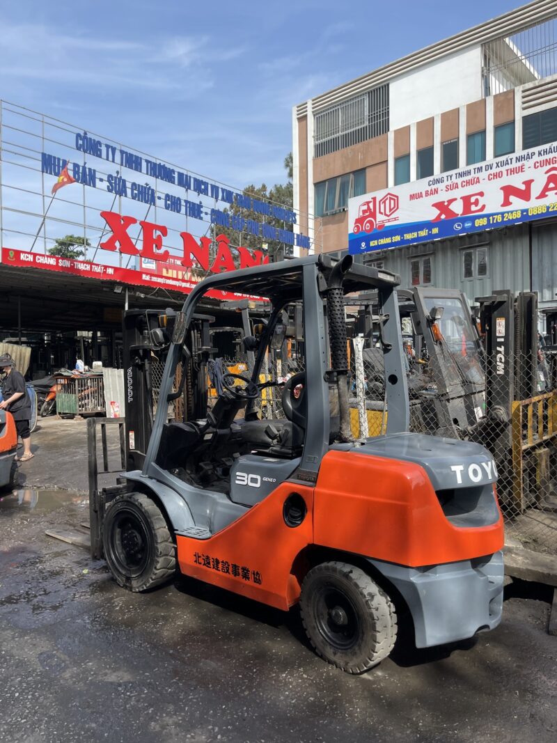 Xe Nâng Dầu Toyota 3 Tấn