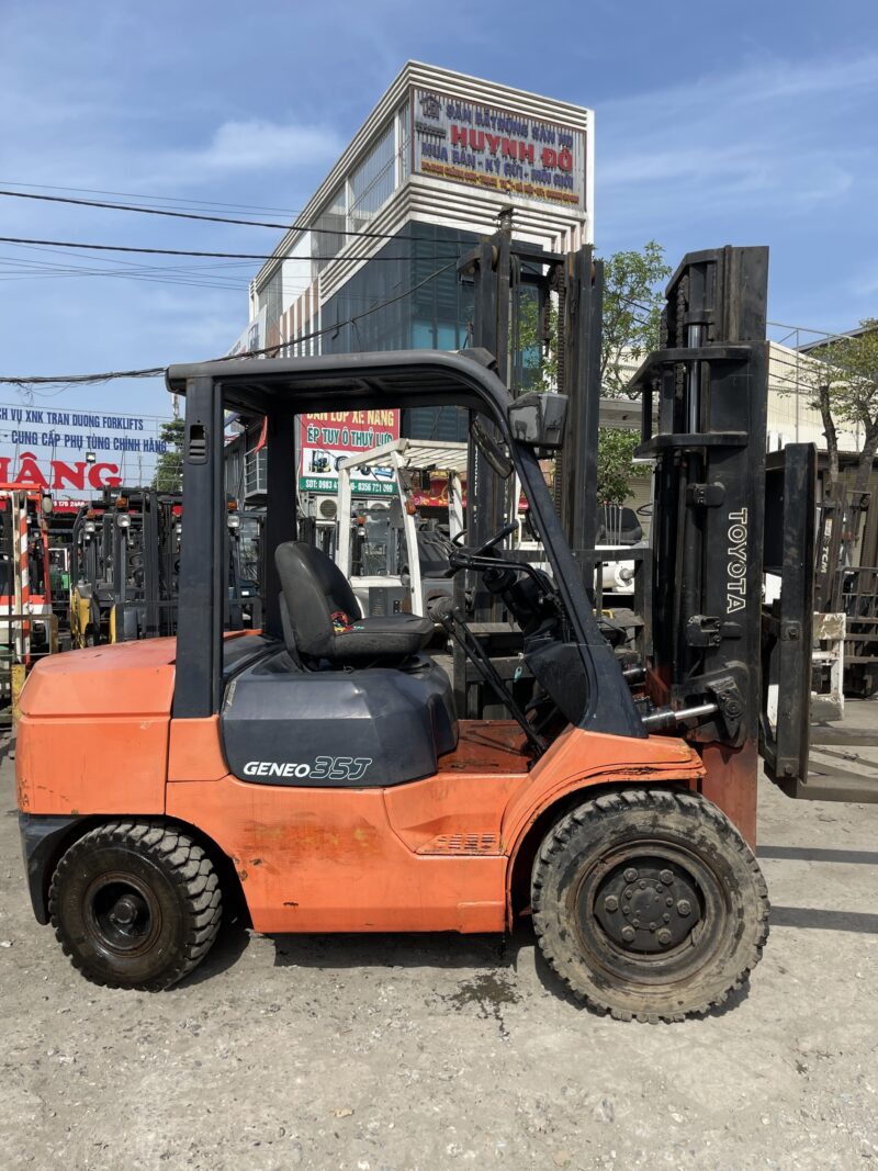 Xe Nâng Dầu Toyota 3,5 Tấn