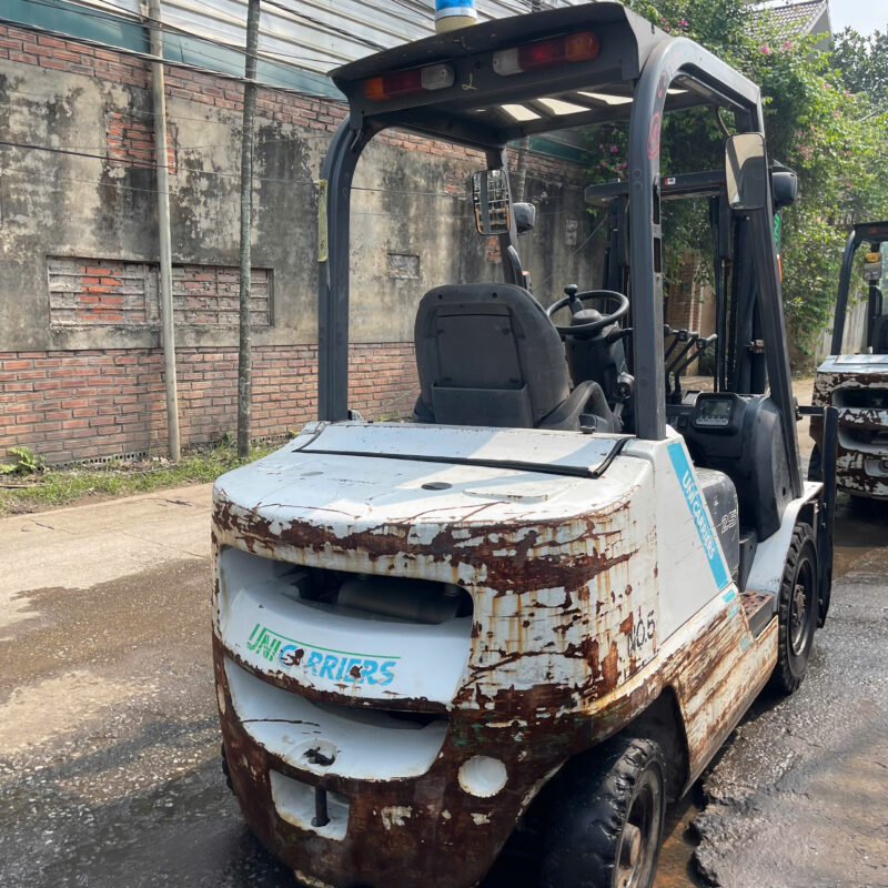 Xe Nâng Dầu Unicarriers 2,5 Tấn