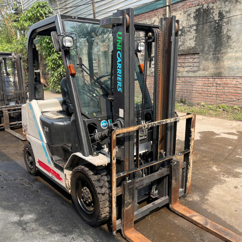 Xe Nâng Dầu Unicarriers 2,5 Tấn