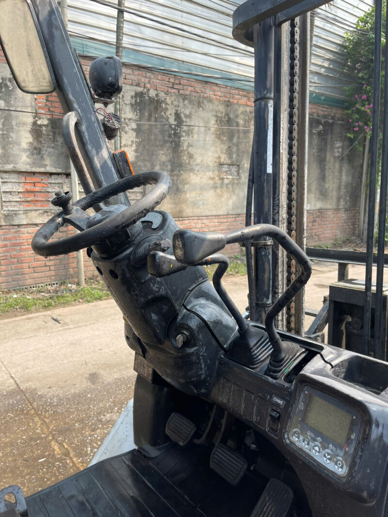 Xe Nâng Dầu Unicarriers 3 Tấn
