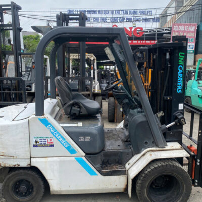 Xe Nâng Dầu Unicarriers 2,5 Tấn