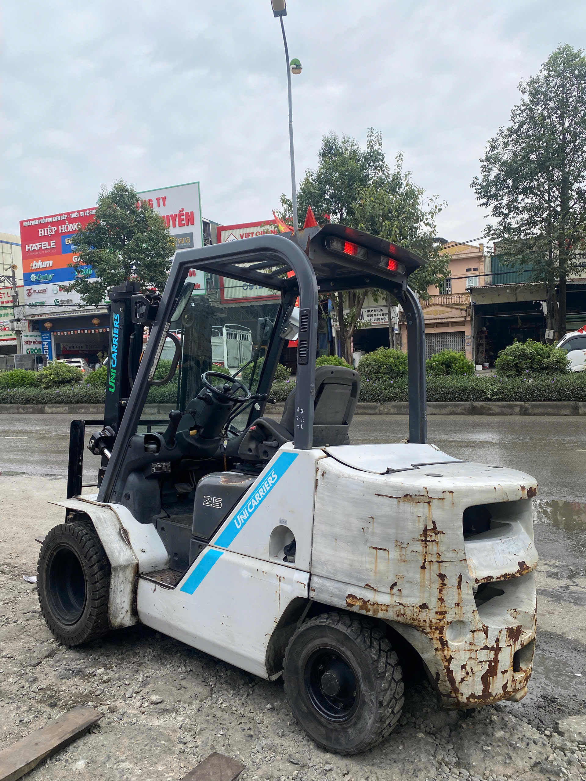 Xe Nâng Dầu Unicarriers 2,5 Tấn Xe Nâng Dầu Unicarriers 2,5 Tấn