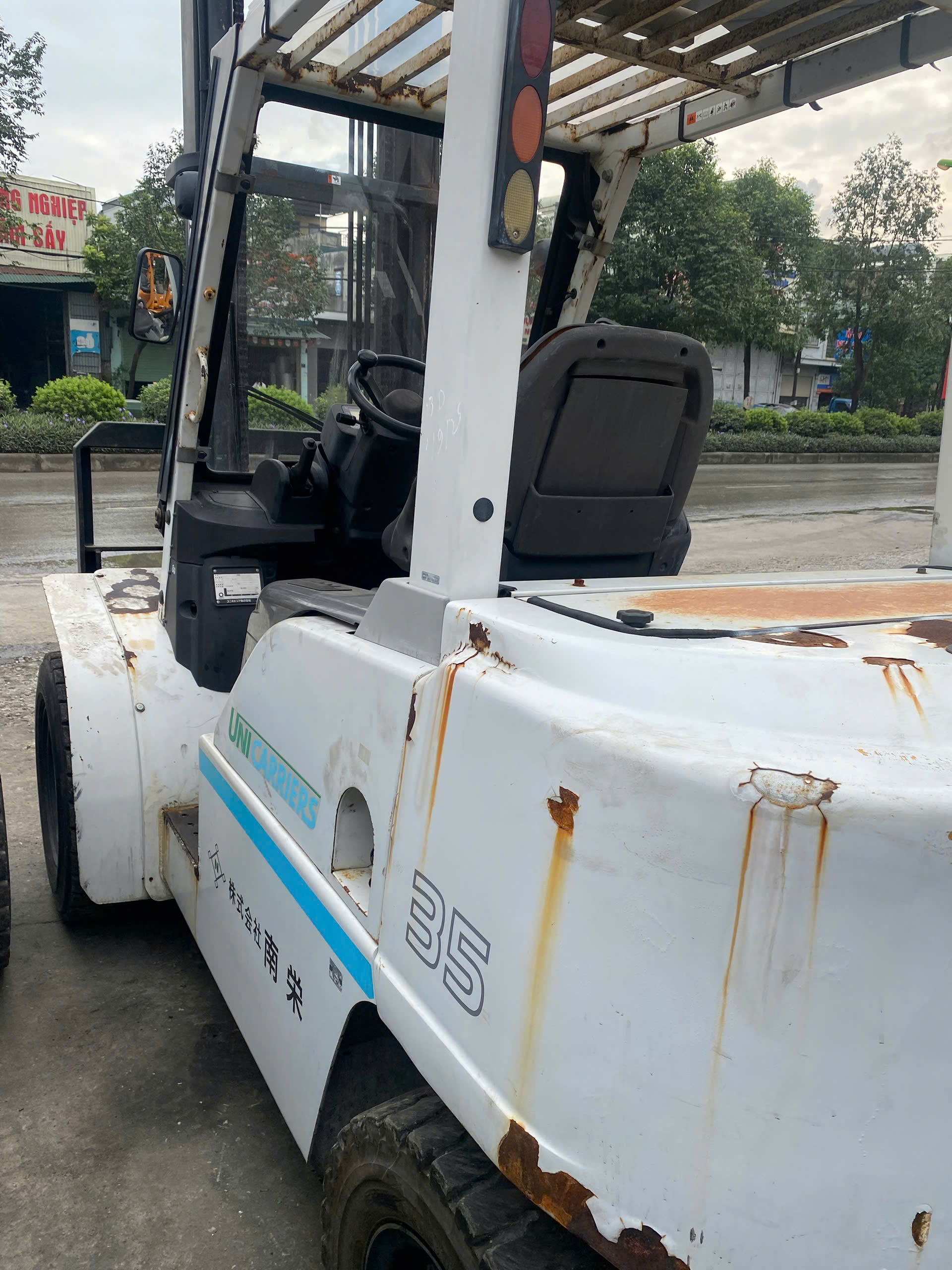 Xe Nâng Dầu Unicarriers 3,5 Tấn Xe Nâng Dầu Unicarriers 3,5 Tấn