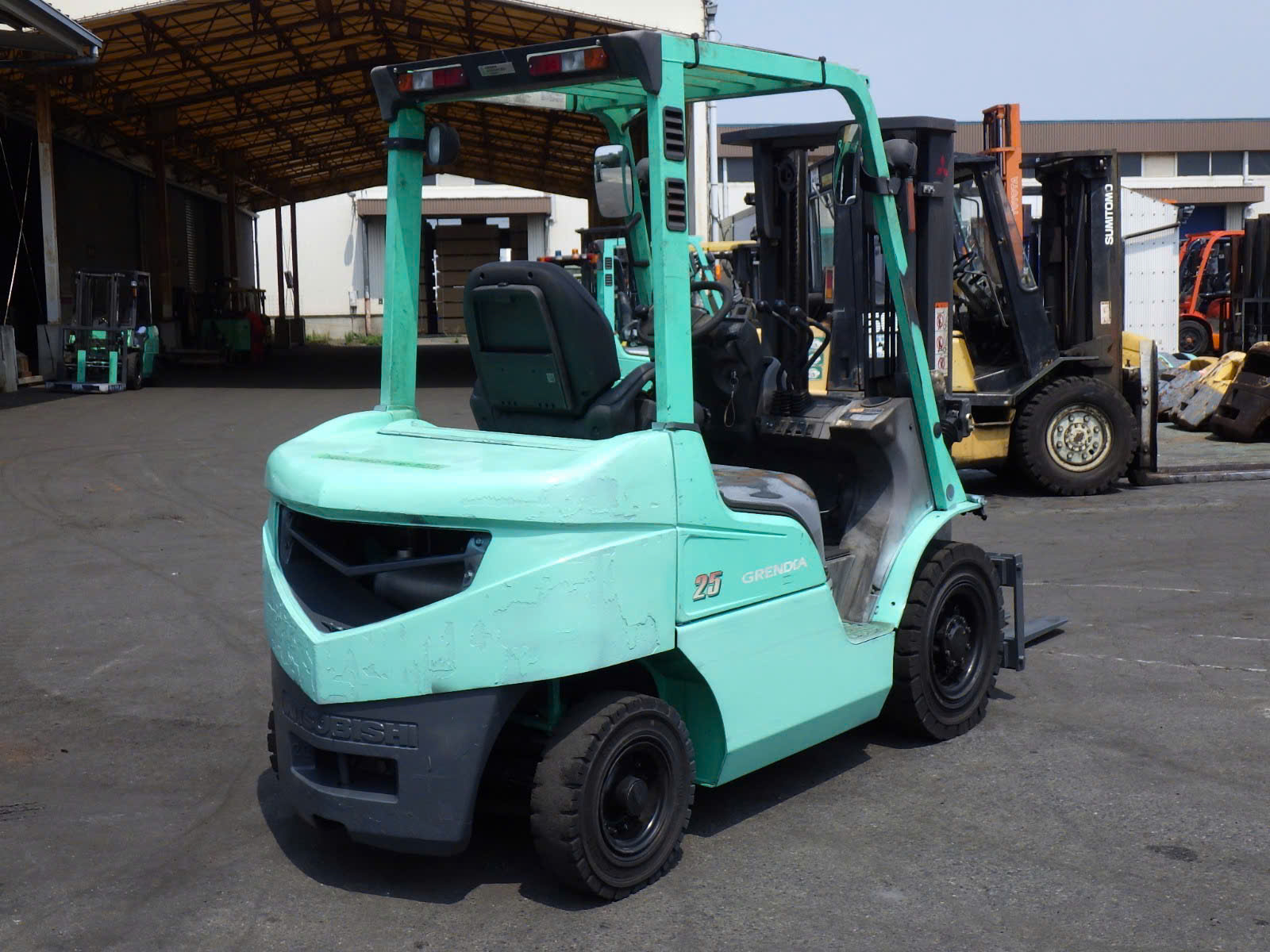 Xe Nâng Dầu Mitsubishi 2,5 Tấn Xe Nâng Dầu Mitsubishi 2,5 Tấn