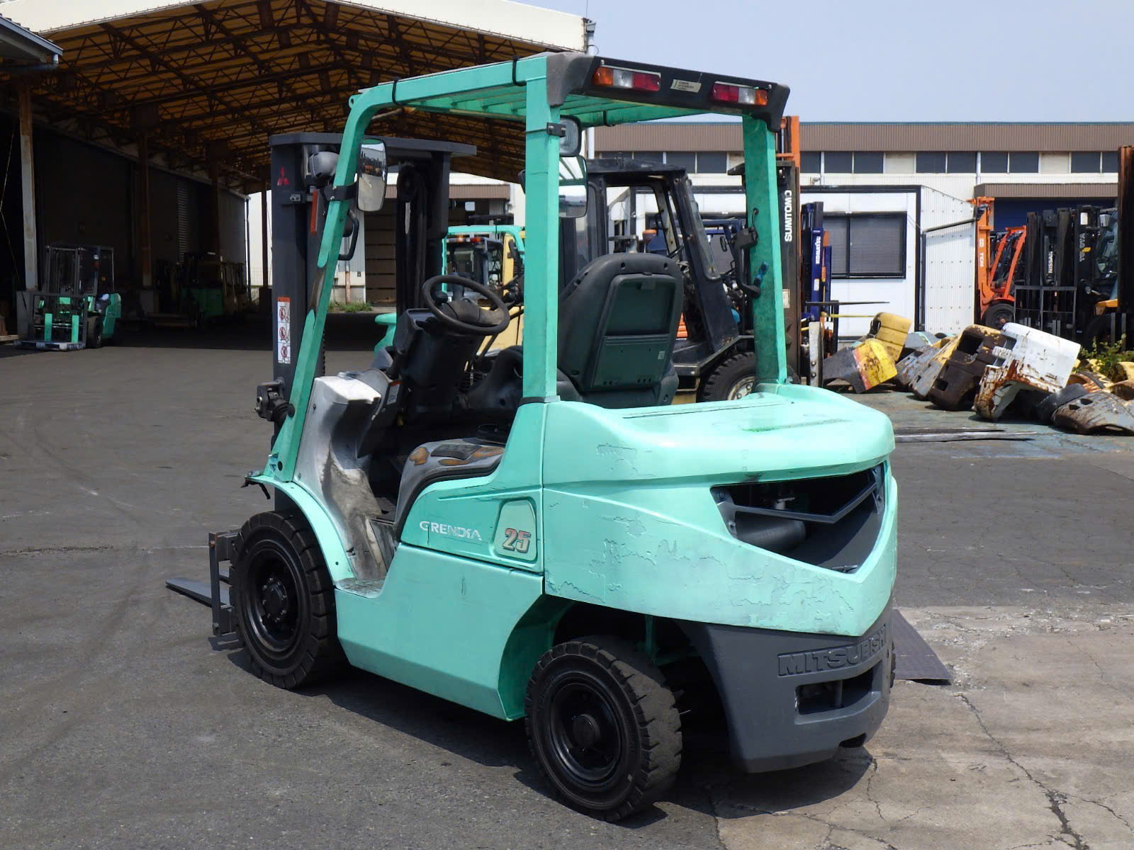 Xe Nâng Dầu Mitsubishi 2,5 Tấn Xe Nâng Dầu Mitsubishi 2,5 Tấn