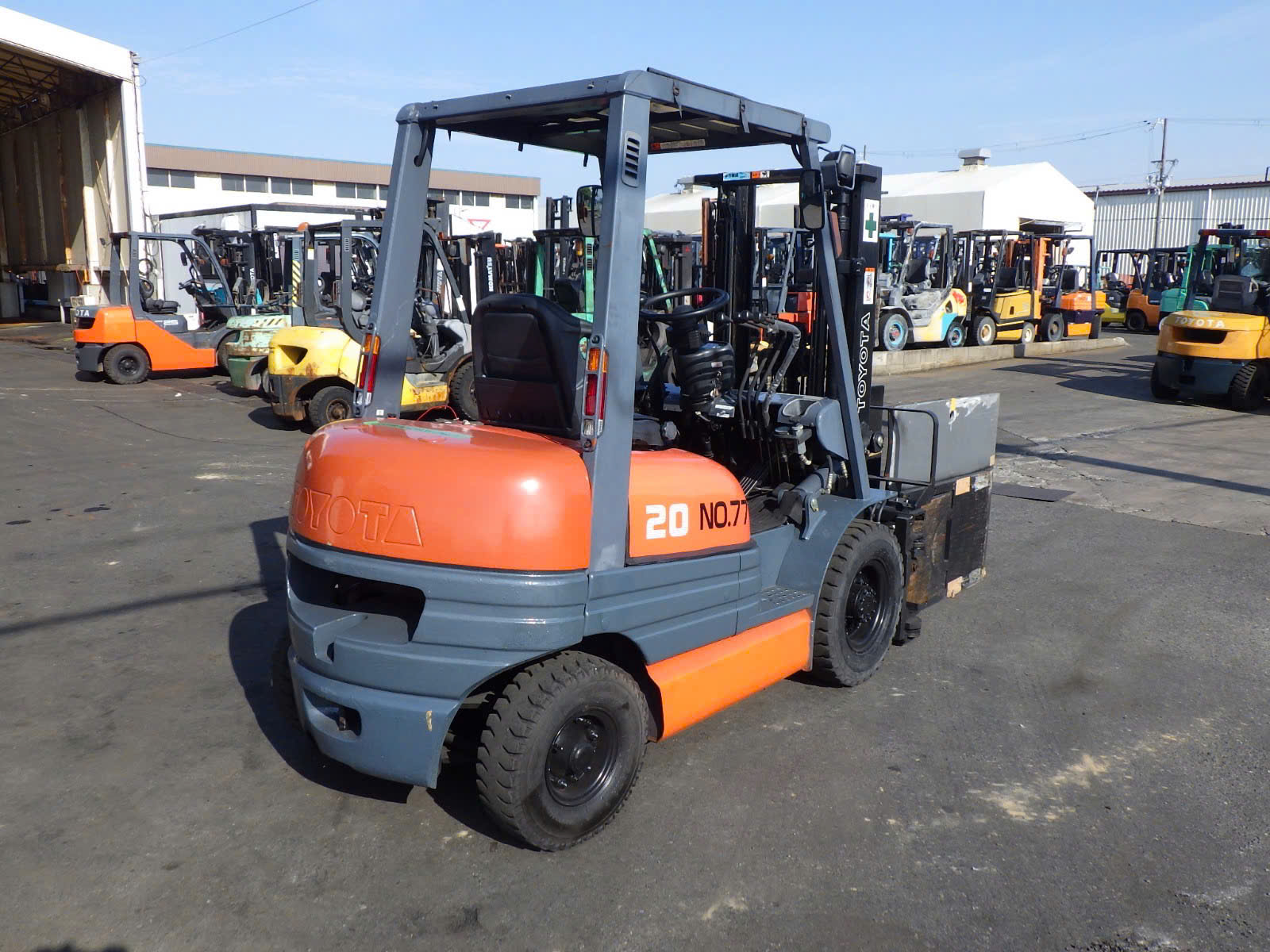 Xe Nâng Xăng Toyota 2 Tấn Xe Nâng Xăng Toyota 2 Tấn