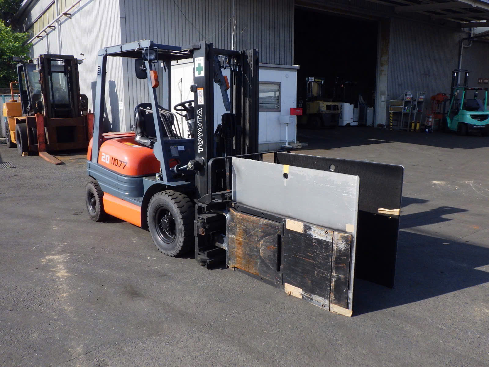 Xe Nâng Xăng Toyota 2 Tấn Xe Nâng Xăng Toyota 2 Tấn