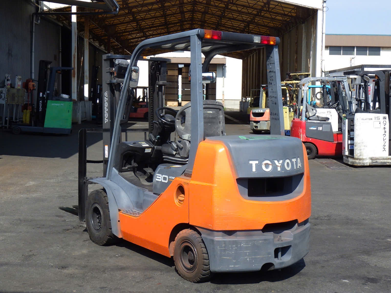 Xe Nâng Xăng Toyota 3 Tấn Xe Nâng Xăng Toyota 3 Tấn