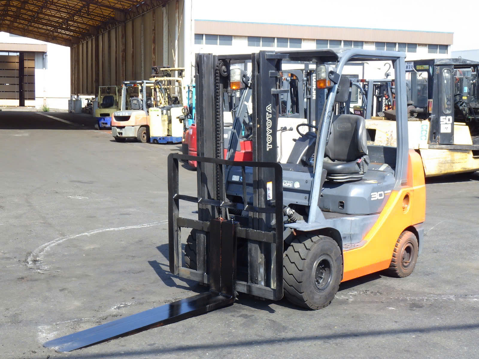 Xe Nâng Xăng Toyota 3 Tấn Xe Nâng Xăng Toyota 3 Tấn