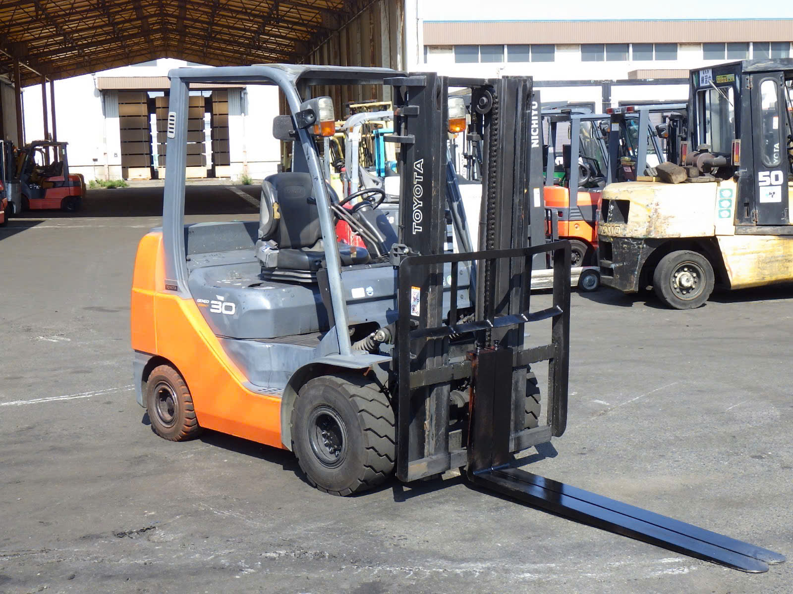 Xe Nâng Xăng Toyota 3 Tấn Xe Nâng Xăng Toyota 3 Tấn