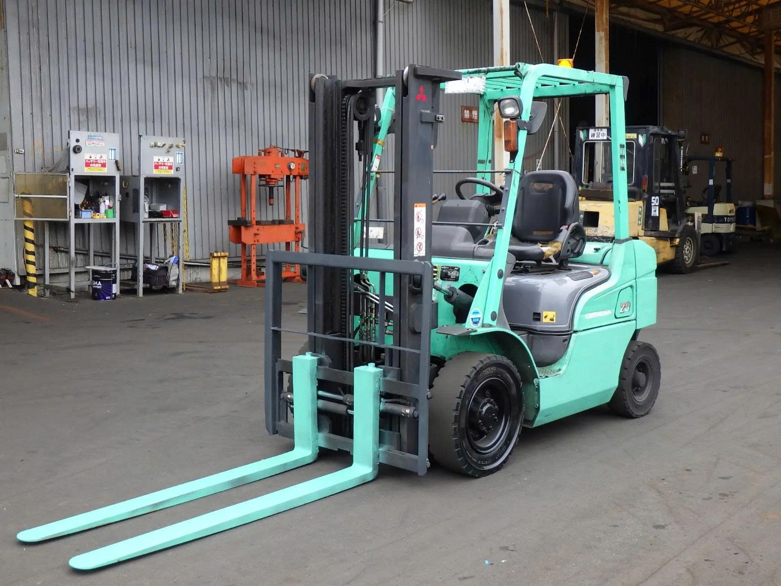 Xe Nâng Dầu Mitsubishi 2 Tấn Xe Nâng Dầu Mitsubishi 2 Tấn