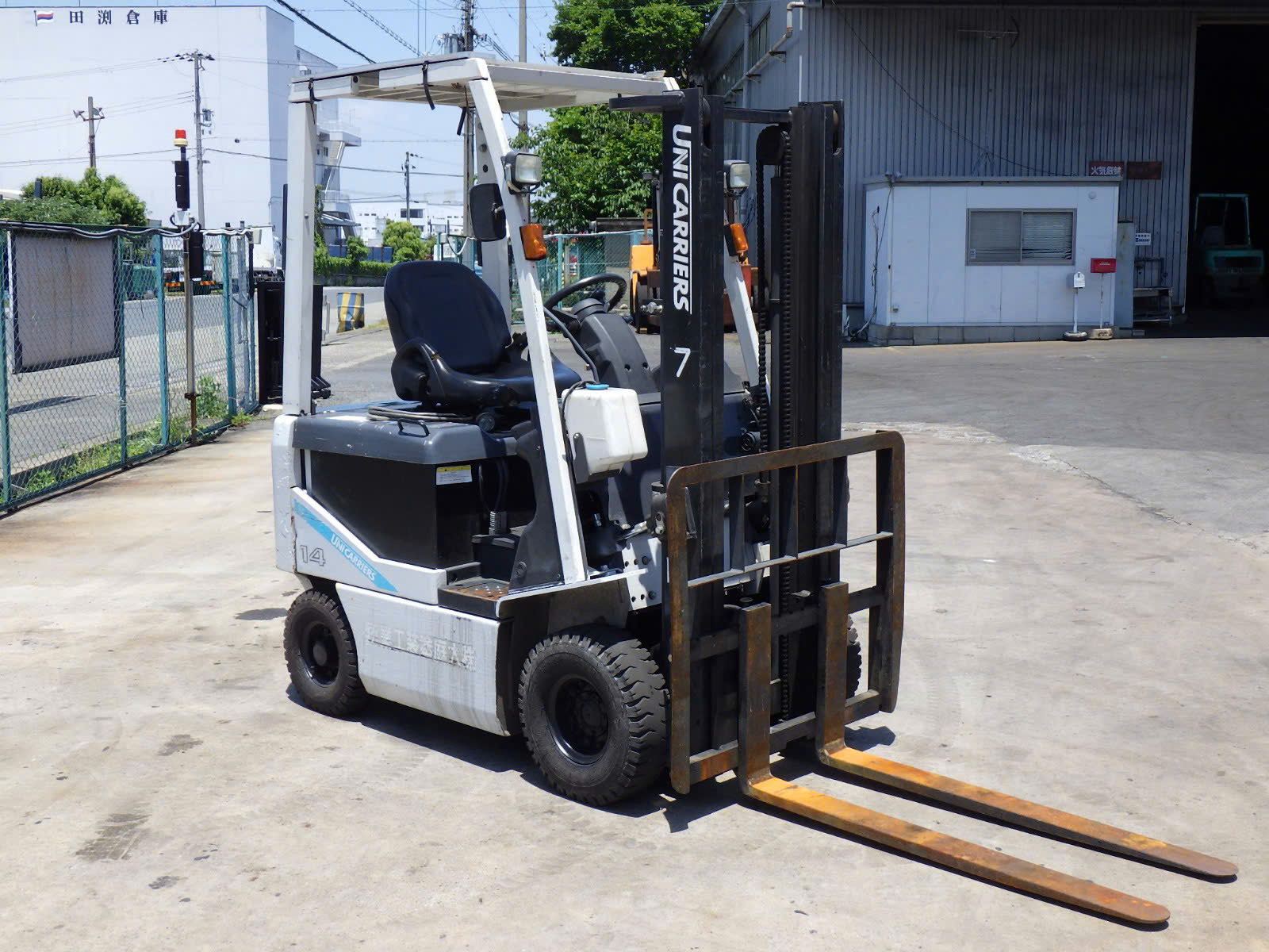 Xe Nâng Điện Unicarriers 1,4 Tấn Xe Nâng Điện Unicarriers 1,4 Tấn