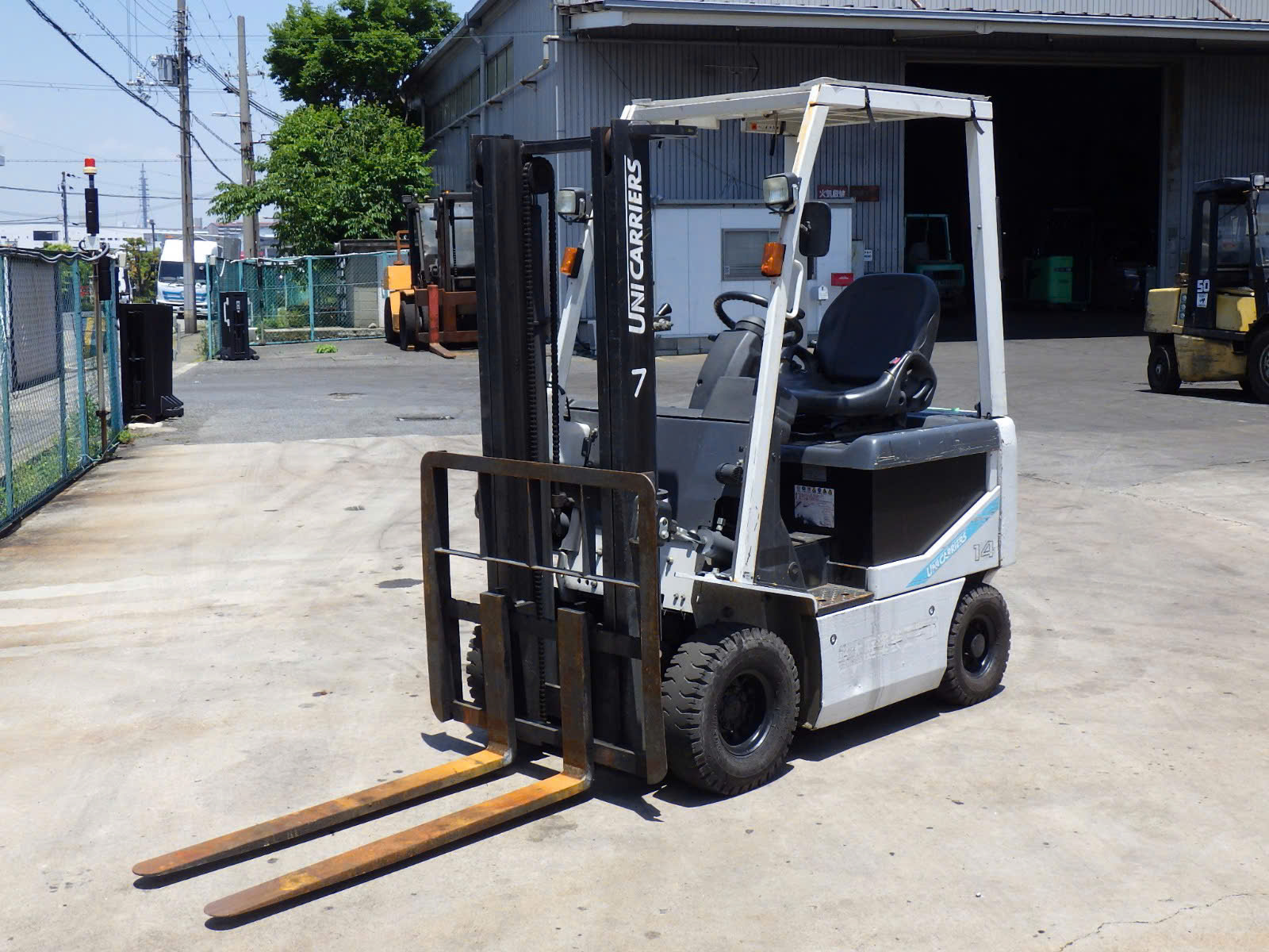 Xe Nâng Điện Unicarriers 1,4 Tấn Xe Nâng Điện Unicarriers 1,4 Tấn