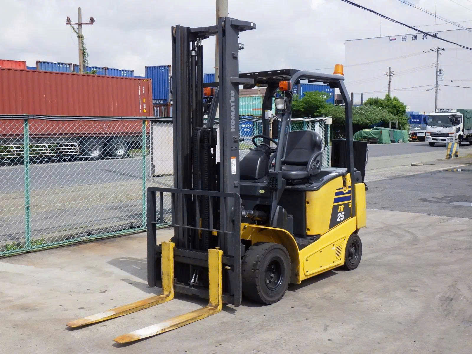 Xe Nâng Điện Komatsu 2,5 Tấn Xe Nâng Điện Komatsu 2,5 Tấn